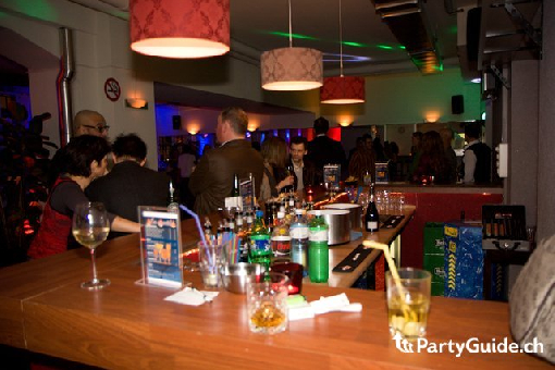  Bildname: 18.jpg 
 Breite: 640 Pixel 
 Höhe: 427 Pixel 
 Grösse: 59 kB 