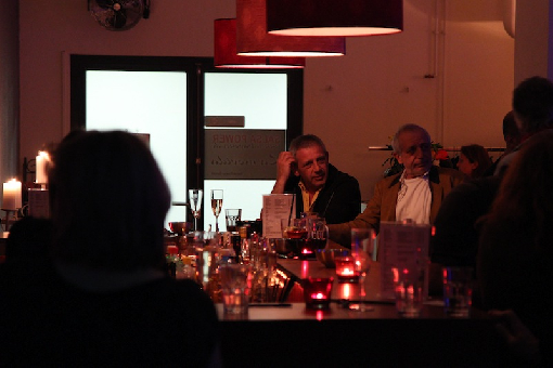  Bildname: 09.jpg 
 Breite: 800 Pixel 
 Höhe: 533 Pixel 
 Grösse: 88 kB 