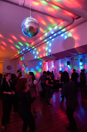  Bildname: 38.jpg 
 Breite: 299 Pixel 
 Höhe: 450 Pixel 
 Grösse: 47 kB 